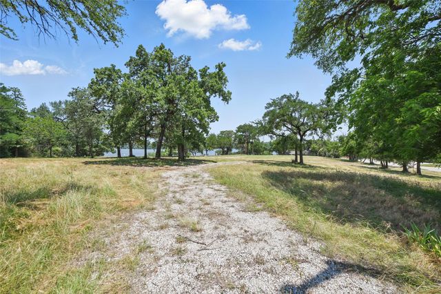 8501 Heron Drive, Fort Worth, TX 76108