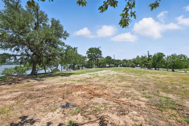 8501 Heron Drive, Fort Worth, TX 76108
