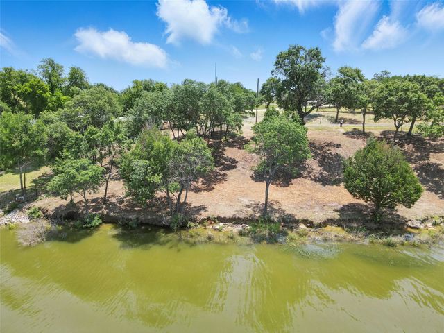 8501 Heron Drive, Fort Worth, TX 76108