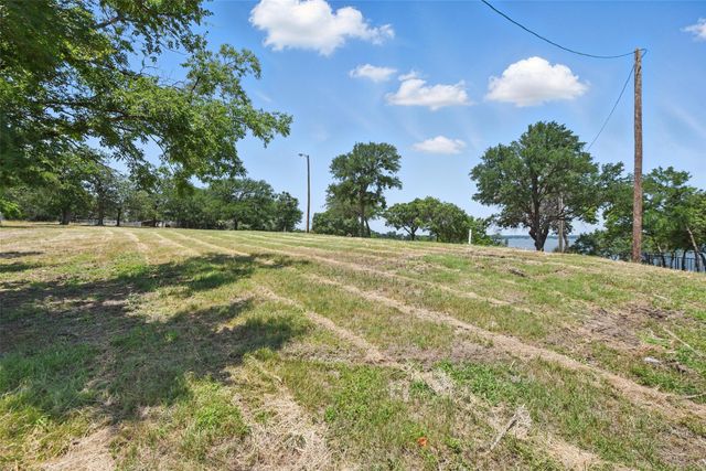8501 Heron Drive, Fort Worth, TX 76108