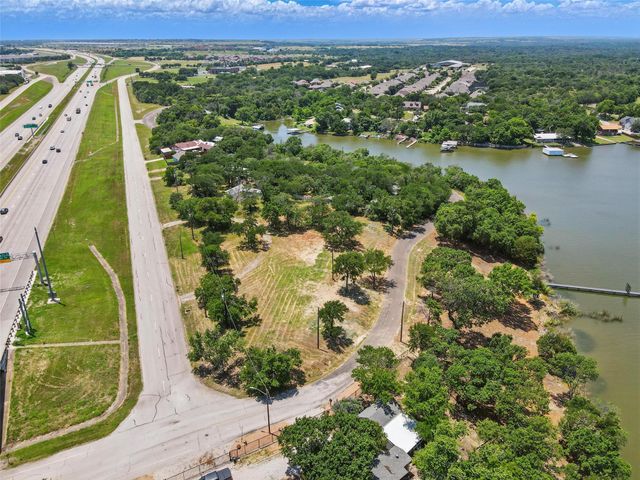 8501 Heron Drive, Fort Worth, TX 76108