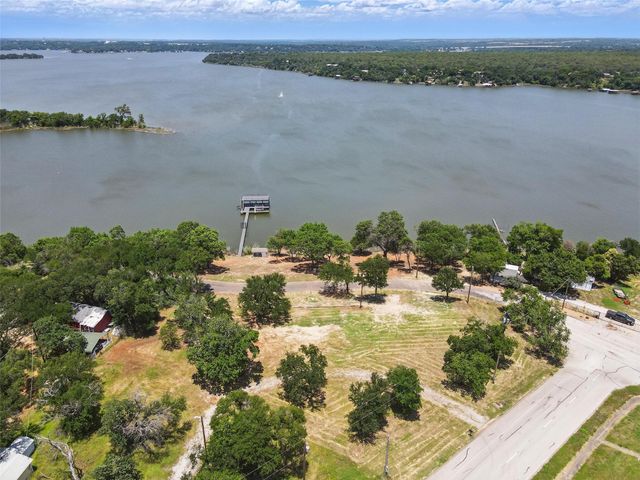 8501 Heron Drive, Fort Worth, TX 76108