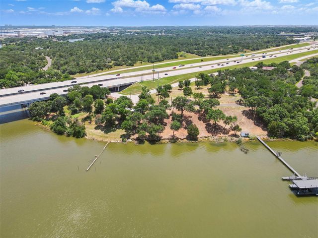 8501 Heron Drive, Fort Worth, TX 76108
