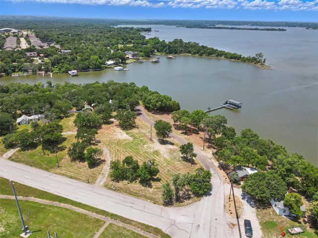 8501 Heron Drive, Fort Worth, TX 76108