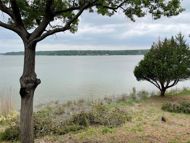 8501 Heron Drive, Fort Worth, TX 76108