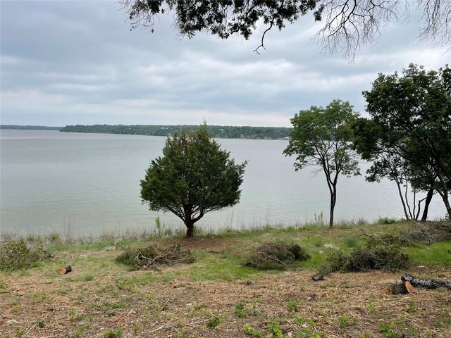8501 Heron Drive, Fort Worth, TX 76108