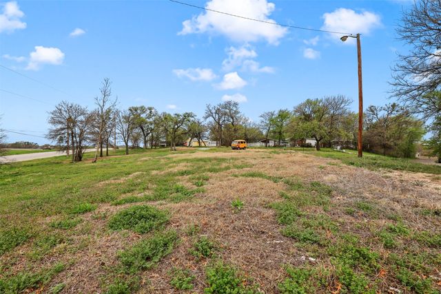 8501 Heron Drive, Fort Worth, TX 76108