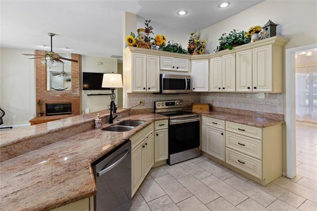 1190 DEER LAKE CIRCLE, Apopka, FL 32712