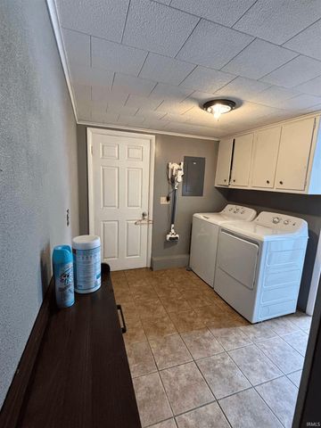 414 W Washington Street, Fairmount, IN 46928