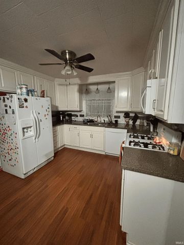 414 W Washington Street, Fairmount, IN 46928