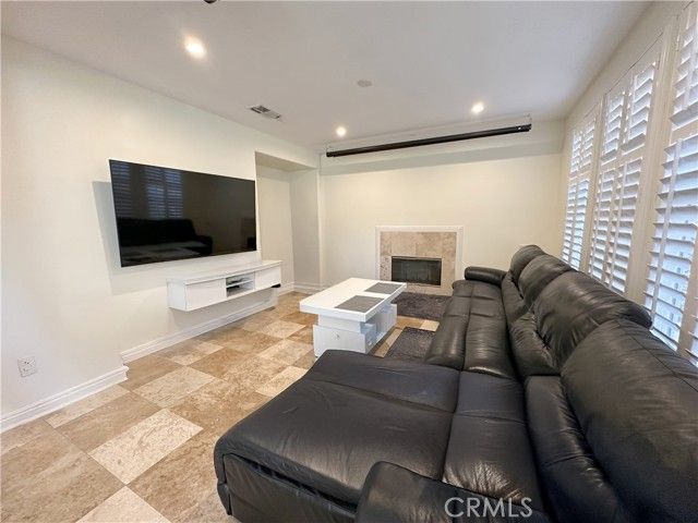 644 Milford, Los Angeles, CA 90042