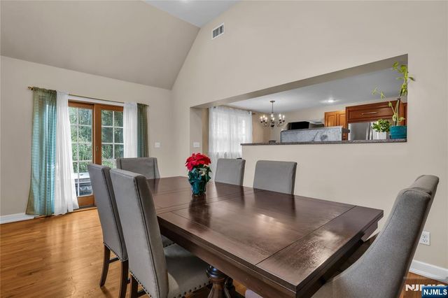 15 High Mountain Road, Oakland, NJ 07436