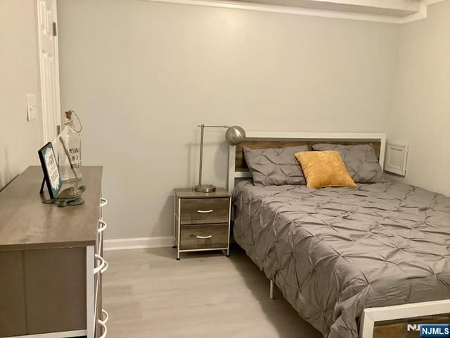 15 High Mountain Road, Oakland, NJ 07436