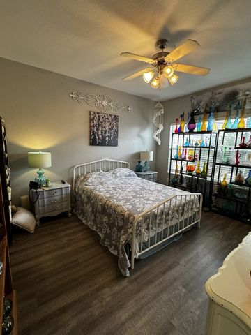 1225 Grand Central Parkway, Fort Worth, TX 76131