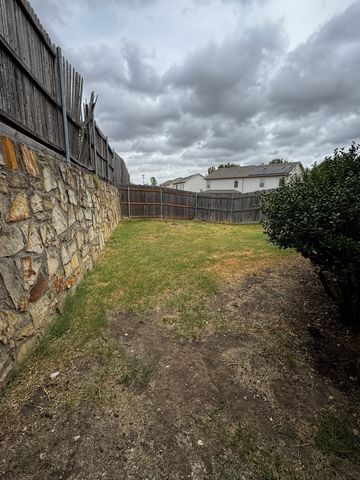 1225 Grand Central Parkway, Fort Worth, TX 76131