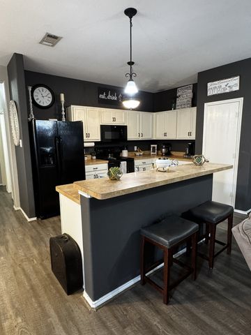 1225 Grand Central Parkway, Fort Worth, TX 76131
