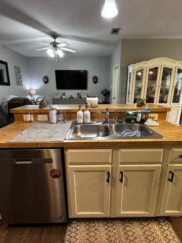 1225 Grand Central Parkway, Fort Worth, TX 76131