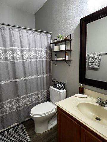 1225 Grand Central Parkway, Fort Worth, TX 76131