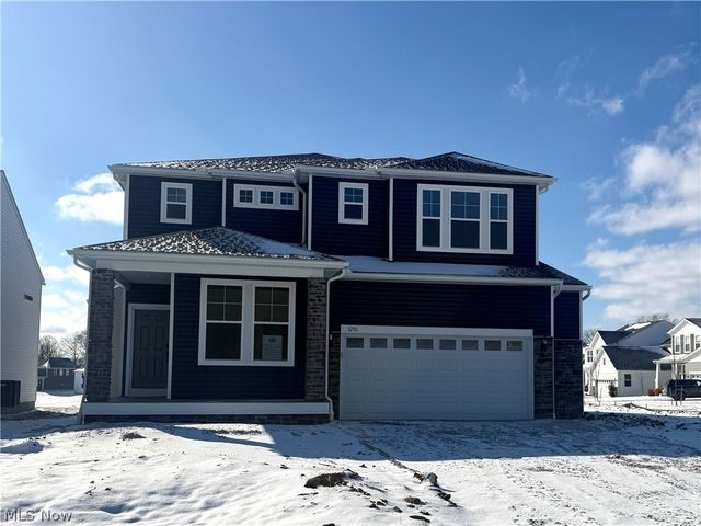 3790 Golden Wood Way, Green, OH 44685