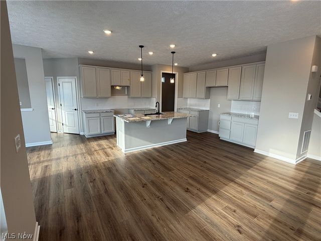 3790 Golden Wood Way, Green, OH 44685