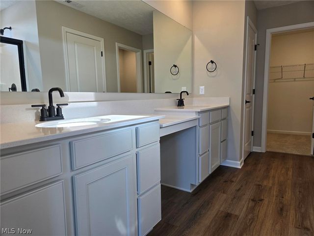 3790 Golden Wood Way, Green, OH 44685