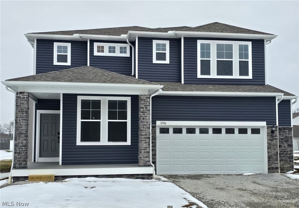 3790 Golden Wood Way, Green, OH 44685