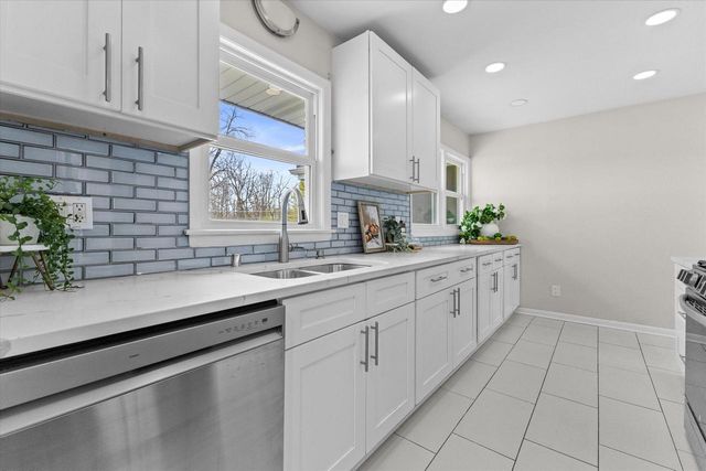 4410 Goleys LANE, Racine, WI 53404