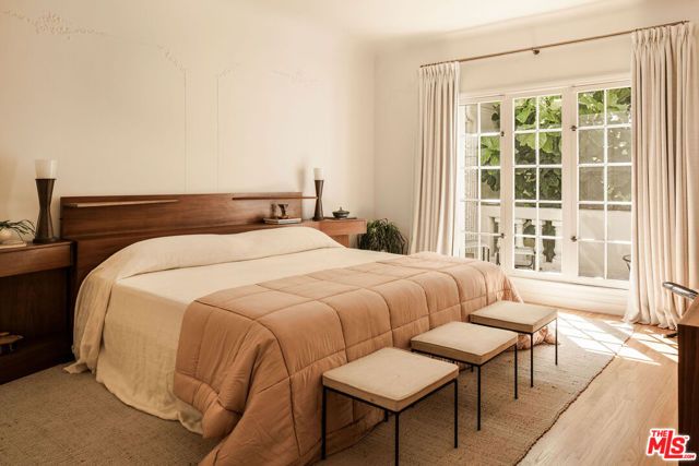 6051 Scenic Avenue, Los Angeles, CA 90068