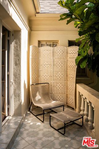 6051 Scenic Avenue, Los Angeles, CA 90068