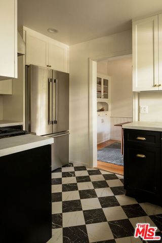 6051 Scenic Avenue, Los Angeles, CA 90068