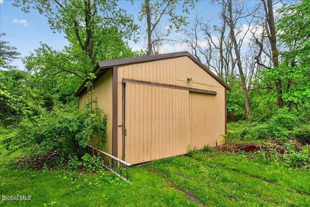 17 Onesquethaw Creek Road, New Scotland, NY 12067