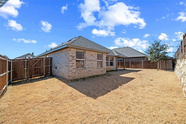 104 Cadyn Drive, Keene, TX 76059