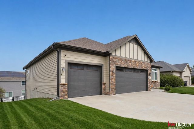 7256 Rutha Lane, Lincoln, NE 68516