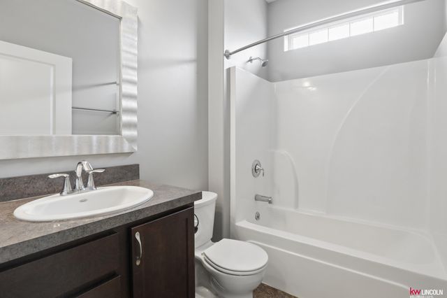 7256 Rutha Lane, Lincoln, NE 68516