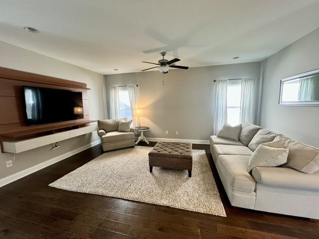 319 Carellton Dr, Gallatin, TN 37066