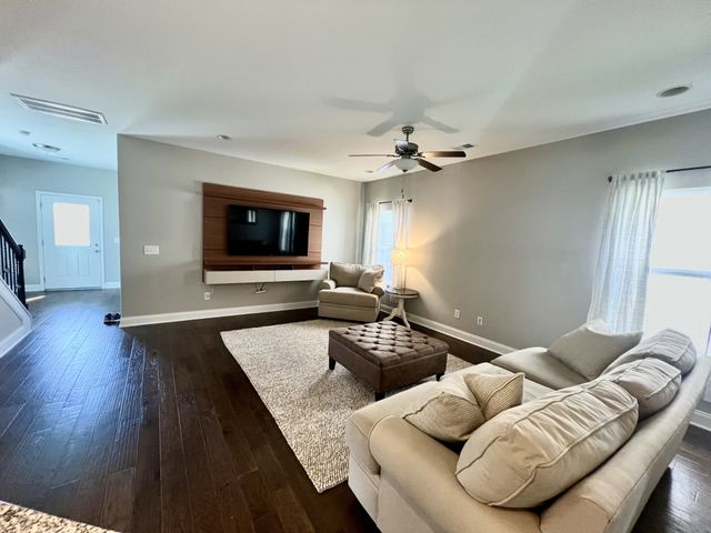 319 Carellton Dr, Gallatin, TN 37066