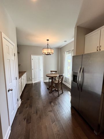 319 Carellton Dr, Gallatin, TN 37066