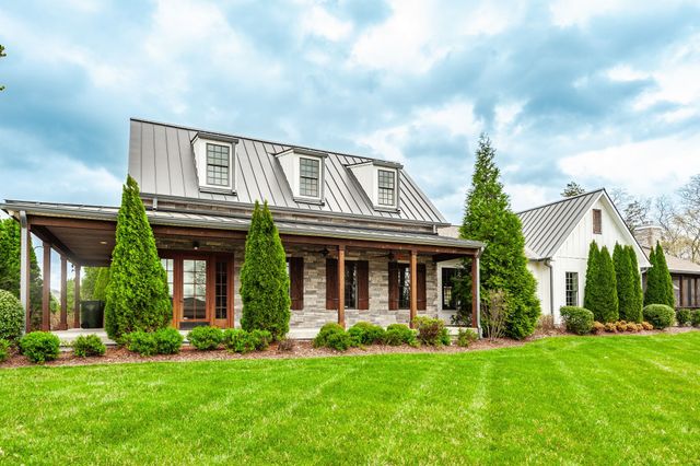 319 Carellton Dr, Gallatin, TN 37066