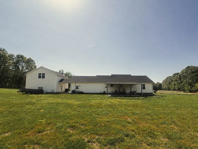 831 Philippi Rd, Wartrace, TN 37183