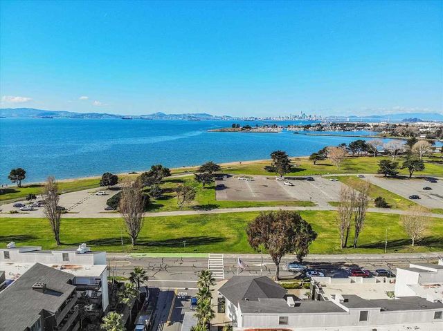 955 955 Shorepoint Ct 216, Alameda, CA 94501