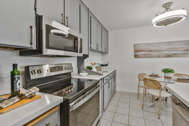 955 955 Shorepoint Ct 216, Alameda, CA 94501