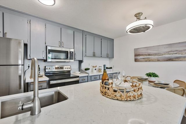 955 955 Shorepoint Ct 216, Alameda, CA 94501