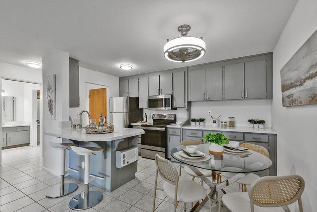 955 955 Shorepoint Ct 216, Alameda, CA 94501