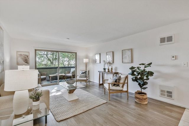 955 955 Shorepoint Ct 216, Alameda, CA 94501