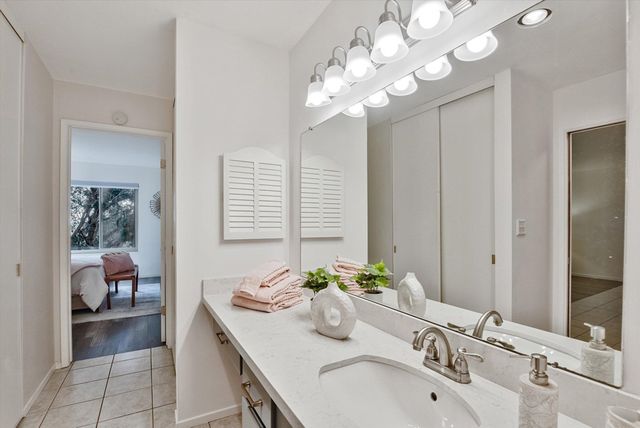 955 955 Shorepoint Ct 216, Alameda, CA 94501