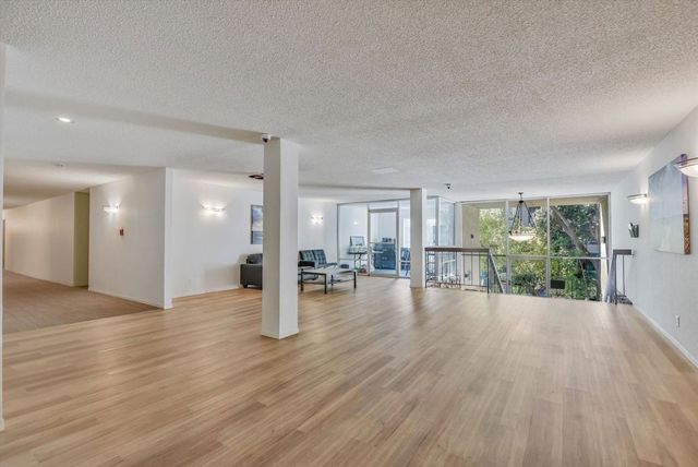 955 955 Shorepoint Ct 216, Alameda, CA 94501