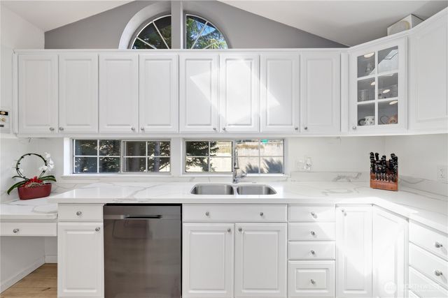 822 S Winnifred Street, Tacoma, WA 98465