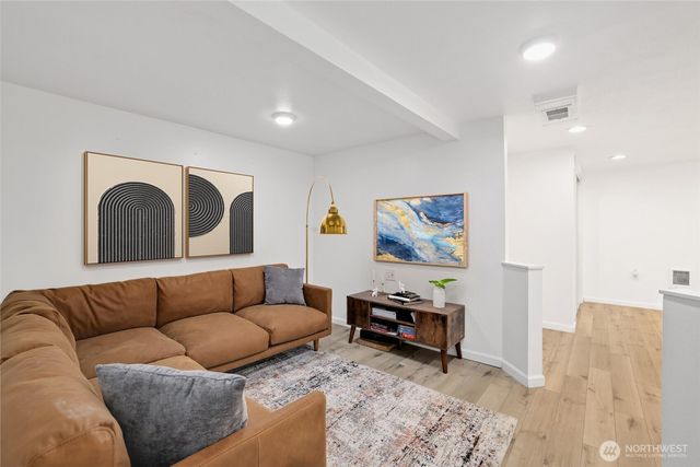 822 S Winnifred Street, Tacoma, WA 98465