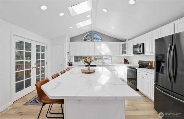 822 S Winnifred Street, Tacoma, WA 98465