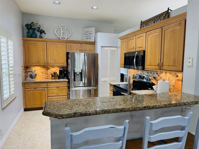 4321 Willow Ridge Dr, Weston, FL 33331